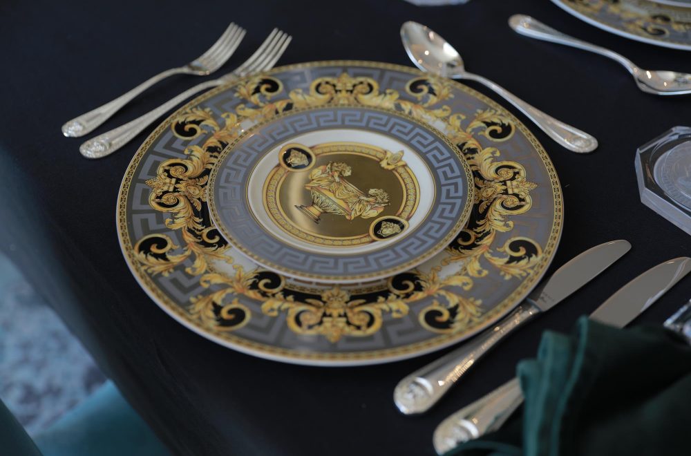 Baroque-Medusa Prestige Gala-Blue-Versace-Dinnerware-Set